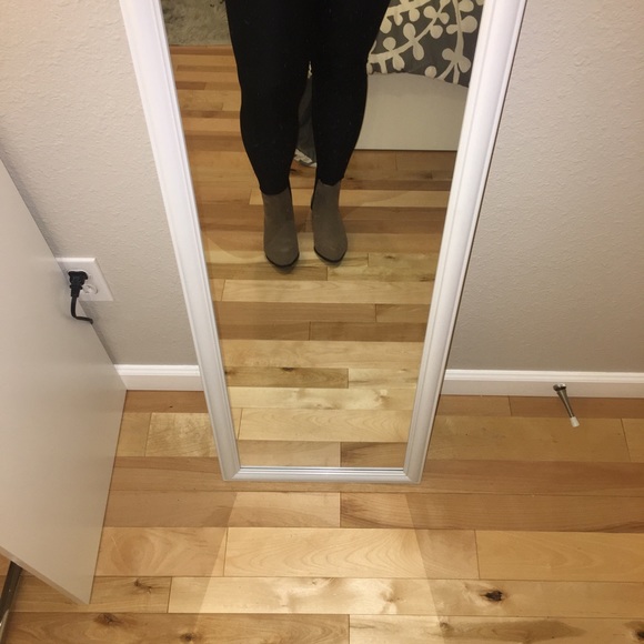 Booties - Picture 4 of 4